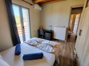 Gallery image of Vrisses Cretan Retreat -Pool -Mountain View in Vryses