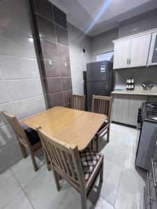 Η κουζίνα ή μικρή κουζίνα στο Modern apartment in Sheraton +20 φωτογραφίες