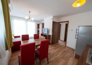 TV a/nebo společenská místnost v ubytování Veritas Apartment Zamárdi