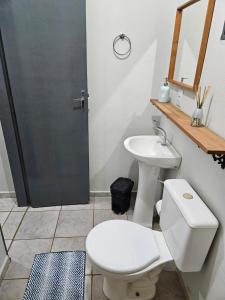 Ένα μπάνιο στο Casa butterfly family option