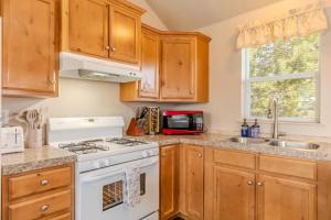 ウェスト・イエローストーンにあるBaby Bear Cabinのギャラリーの写真