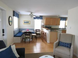 Istumisnurk majutusasutuses Crepe Myrtle Cottage