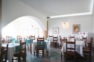 A restaurant or other place to eat at Hotel Da Cecco