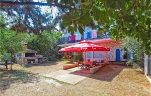 Κήπος έξω από το Gorgeous Apartment In Premantura