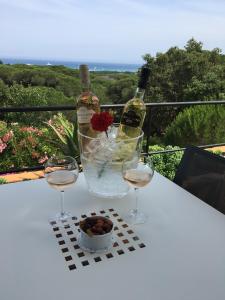 Напитки в Hôtel les Bouis - Vue mer