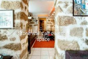 Φωτογραφία από το άλμπουμ του Charming Stone house, 500 meters to Acropolis στην Αθήνα +29 φωτογραφίες