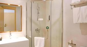 Koupelna v ubytování GreenTree Inn Express Gongqing City Nanchang University + 98 fotografií