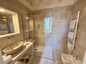 Koupelna v ubytování Vittorio Emanuele Charming Suites