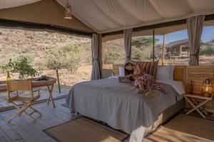 Rõdu või terrass majutusasutuses Basecamp Samburu