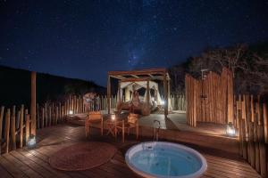 Bassein majutusasutuses Basecamp Samburu või selle lähedal