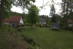 Vonkajšia záhrada v ubytovaní Orange House