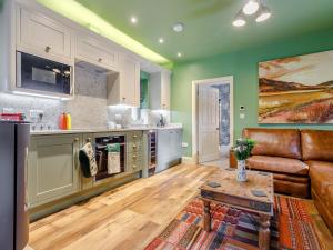 Η κουζίνα ή μικρή κουζίνα στο Gadley Cottage - Uk31490 +9 φωτογραφίες