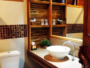 Ένα μπάνιο στο Oopkaew Resort