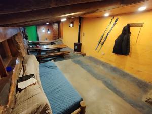 Χώρος καθιστικού στο Refugio Los Molles hostel