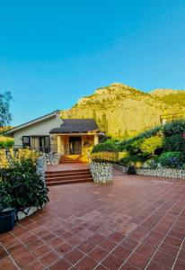 En generel udsigt til bjerge eller udsigt til bjerge taget fra lejligheden