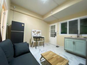 Køkken eller tekøkken på 1 Bed Nr IKEA 15Mins to Airport + 14 billeder