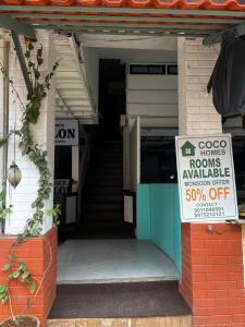 Το κτήριο όπου στεγάζεται  το ξενοδοχείο +13 φωτογραφίες