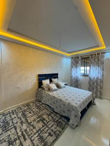 Fotografie z fotogalerie ubytování Cozy modern apartment 3 min drive beach access v destinaci Sidi Rahal + 7 fotografií