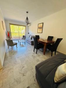 Χώρος καθιστικού στο T2 Menton - Garage - Proche centre ville & mer