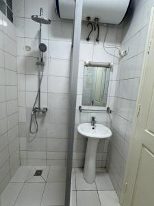 Kamar mandi di The Bacongo Gem +17 foto