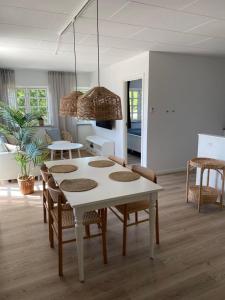 Posezení v ubytování Svalereden Strand Camping Apartments