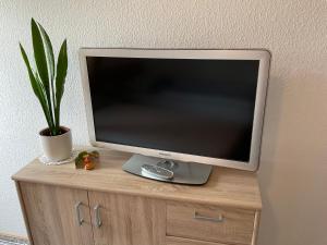 TV a/nebo společenská místnost v ubytování Lorisch 2 - 1 Etage - ABC338