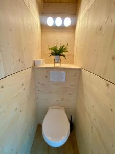 Koupelna v ubytování Capsule Bobble Mons Centre - Jacuzzi - Sauna - Netflix