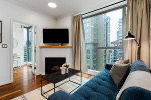 Μια τηλεόραση ή/και κέντρο ψυχαγωγίας στο Mountain View Condo with Free Parking and Sleeps 6 Guests