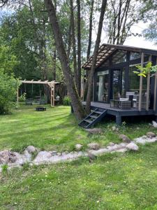 Κήπος έξω από το Vilnius river house