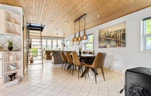 Χώρος καθιστικού στο 3 Bedroom Lovely Home In Egernsund