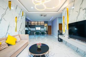 Et tv og/eller underholdning på Pool Villa Pattaya Nongprue-3Bedroom