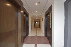 Fotografie z fotogalerie ubytování The Four Season Dharamshala # Centrally Heated & Air Cooled # Scenic Mountain View # Big Parking # Near Market # Top Rated # Most Awarded # Premium Rooms # Bar # Terrace # Lift # Property Of The Year##BY ROYAL CASTLE DHARAMSHALA# v destinaci Dharamsala