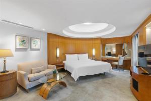Makati Shangri-La, Manila客房内的一张或多张床位