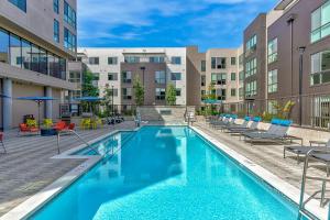 Πισίνα στο ή κοντά στο Mountain View 1BR w Pool Gym WD nr shops SFO-714