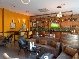 Lounge nebo bar v ubytování Ibis Meknès