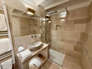 Koupelna v ubytování Vittorio Emanuele Charming Suites