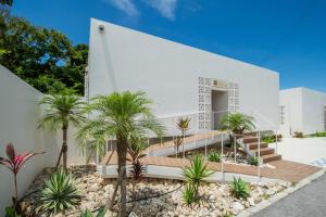 Vườn quanh pool villa Sanrriott Okinawa Motobu