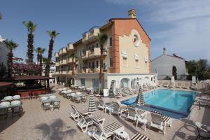 Bazén v ubytování Fidan Apart Hotel nebo v jeho okolí