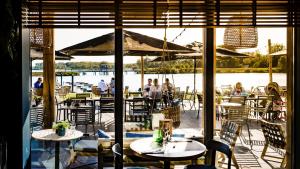 Restoran või mõni muu söögikoht majutusasutuses Premium Game Villas, Parc Maasresidence Thorn