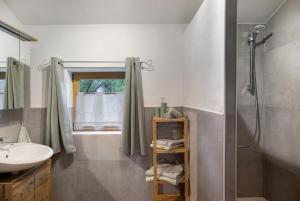 Ένα μπάνιο στο Ferienwohnung Wankblick +15 φωτογραφίες