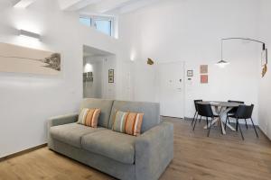 Et opholdsområde på Cinema Boutique Apartment Sestri