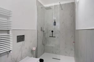 Et badeværelse på Cinema Boutique Apartment Sestri + 22 billeder