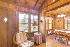 Gambar di galeri bagi Mtn-View Cascade Cabin Near Garden of the Gods! di Chipita Park