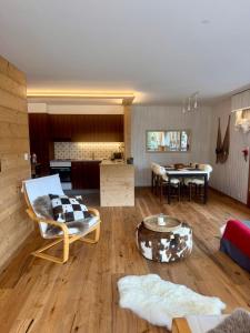 Predel za sedenje v nastanitvi Appartement lumineux & central