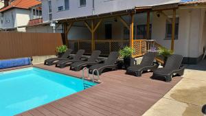 Πισίνα στο ή κοντά στο Veronika Lux Apartman