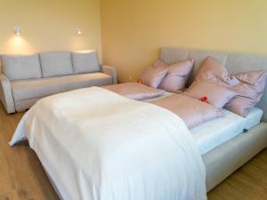 Ένα ή περισσότερα κρεβάτια σε δωμάτιο στο Apartment Wohnung 305 Berglick by Interhome