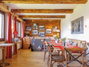 Posezení v ubytování Chalet Victoria-2 by Interhome