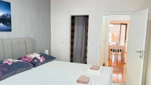 Postel nebo postele na pokoji v ubytování Apartment Kuba Makarska