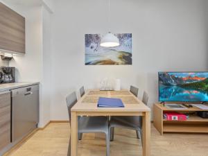 Kuchyň nebo kuchyňský kout v ubytování Holiday Home Ruka chalets 3404 by Interhome