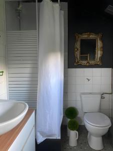 Ένα μπάνιο στο Chez Poton